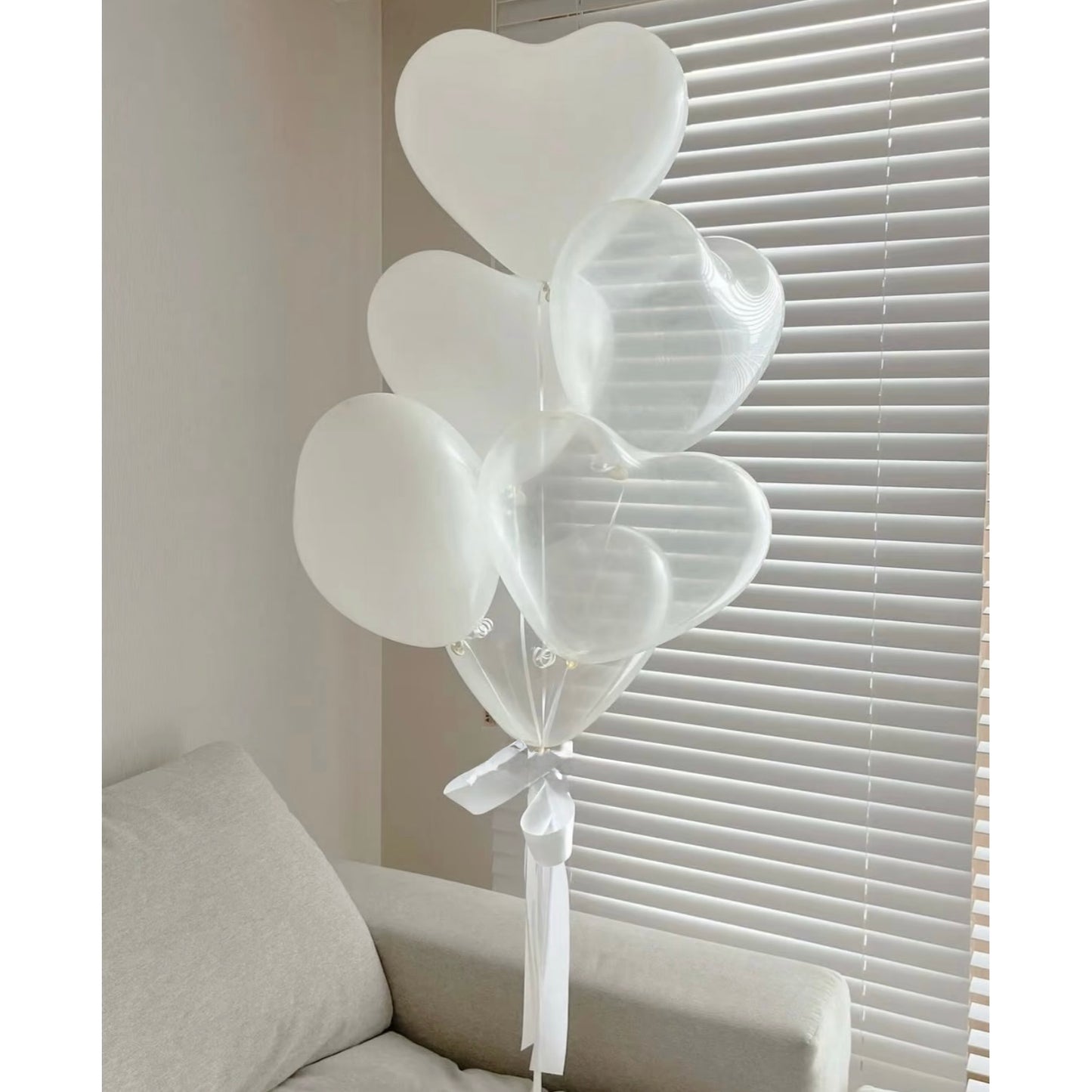 Floating Balloon Hearts (4 Balloons)